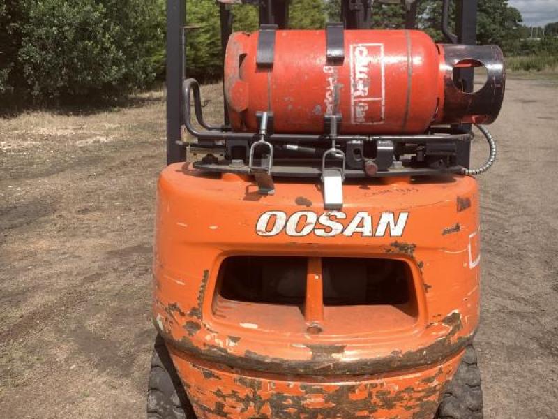 Doosan G25E-5