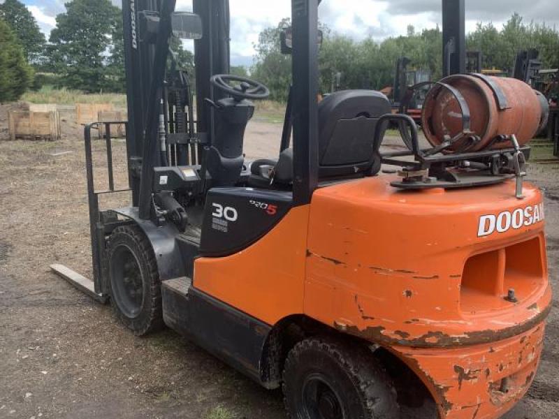 Doosan G30E-5