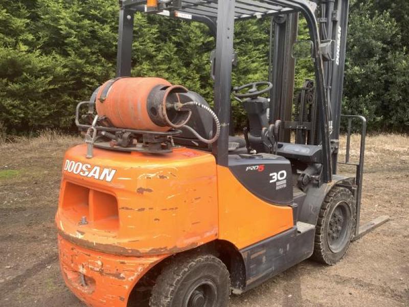 Doosan G30E-5