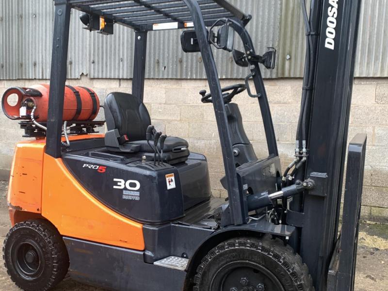 Doosan G30E-5