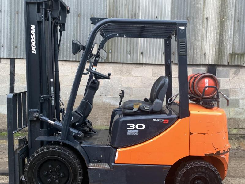 Doosan G30E-5