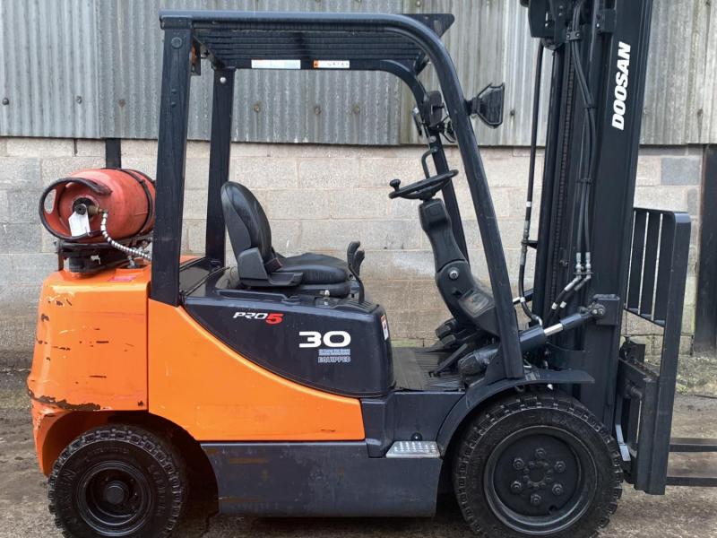 Doosan G30E-5