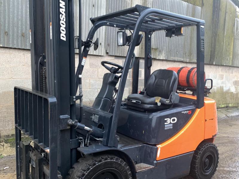 Doosan G30E-5